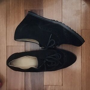 Ellen Tracy Booties Womens Sz 7M Active Tobin Wingtip Wedge Suede Black Worn 1x